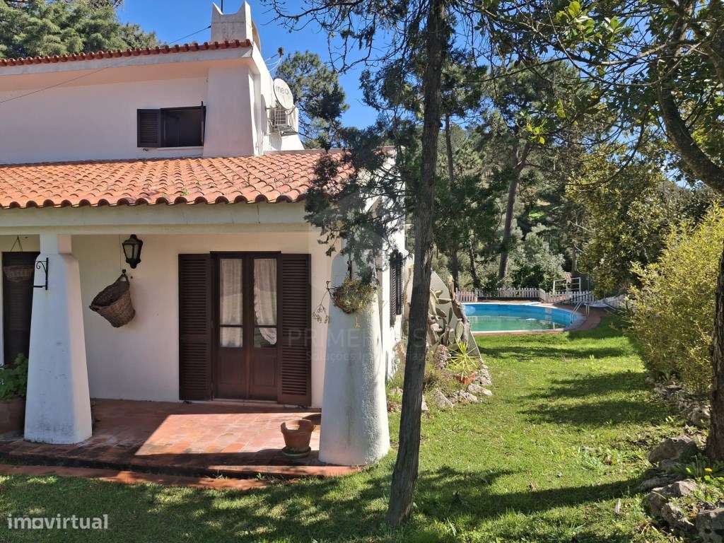 Moradia de Tradicional com Piscina em Lote de 2135 m² - Cotovia-55