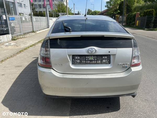 Toyota Prius (Hybrid) Sol - 11