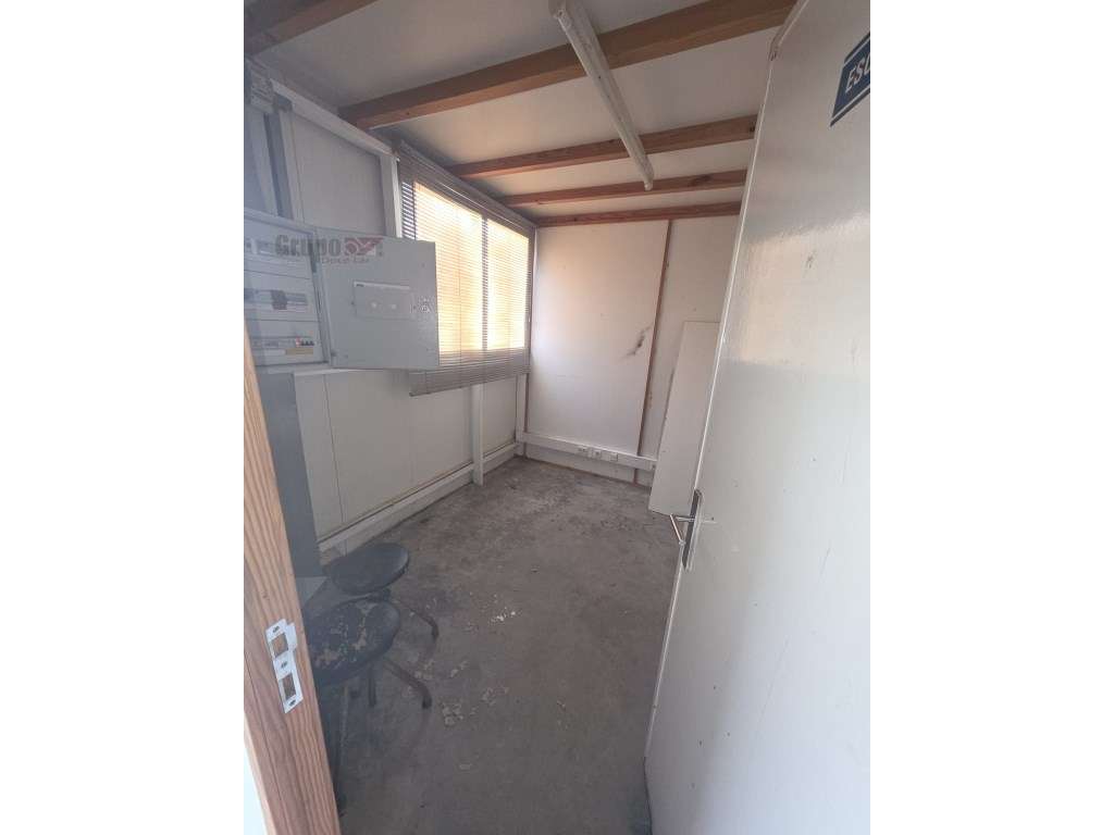 Moradia T3 com Armazém de 300m² - O Equilíbrio Perfeito entre Habit...-24
