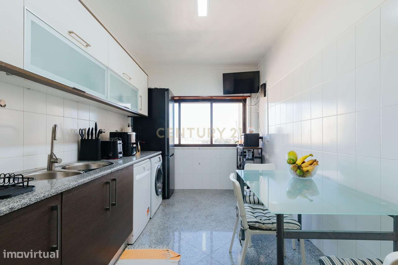 Apartamento Renovado com Vista para o Rio em Amora, Seixal - Grande imagem: 4/49