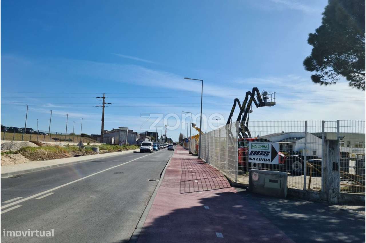 Terreno nas traseiras da Legrand em Abóboda - Grande imagem: 5/20