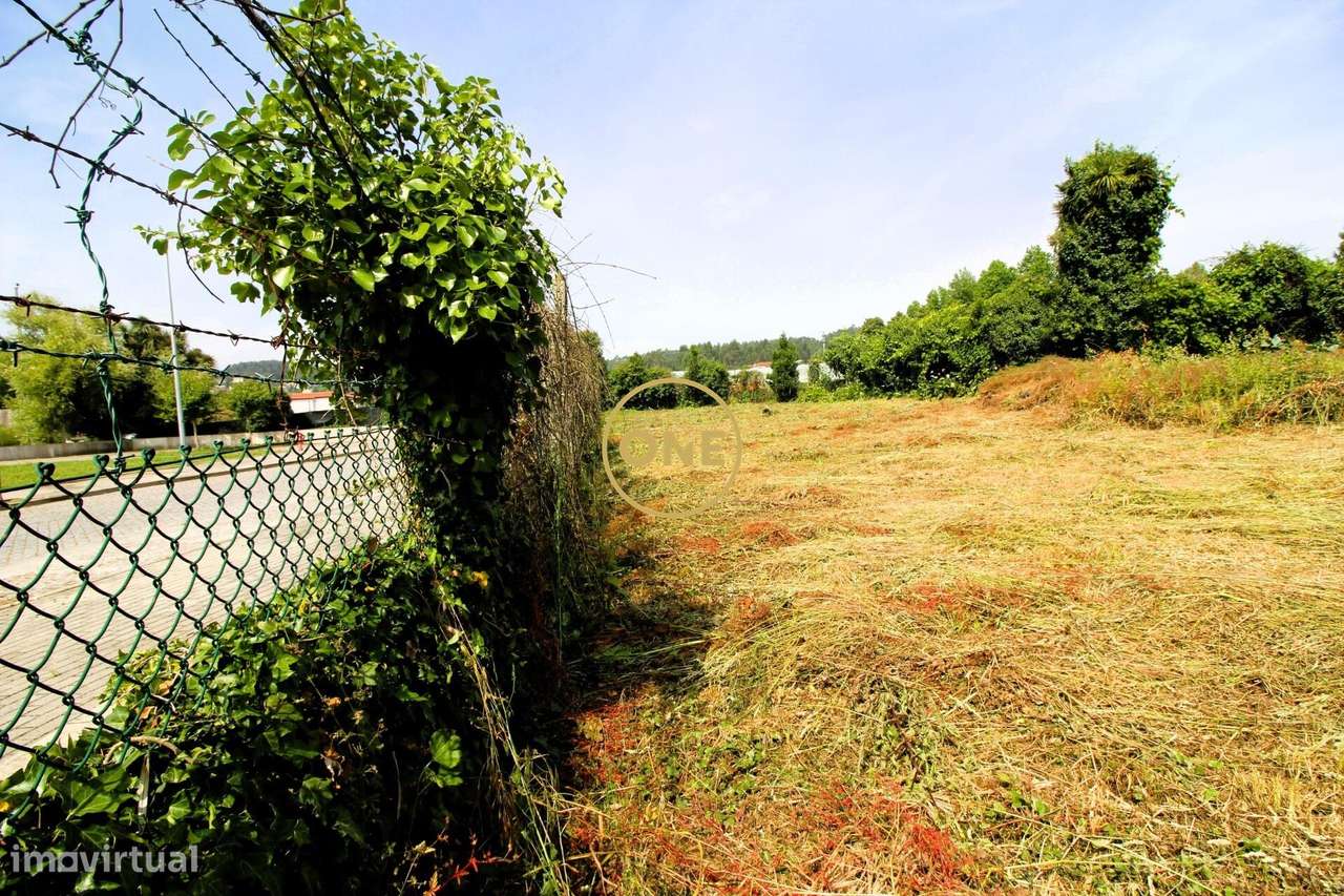 Terreno de construção em Brufe, ás portas da cidade de Vila Nova de Fa - Grande imagem: 4/7