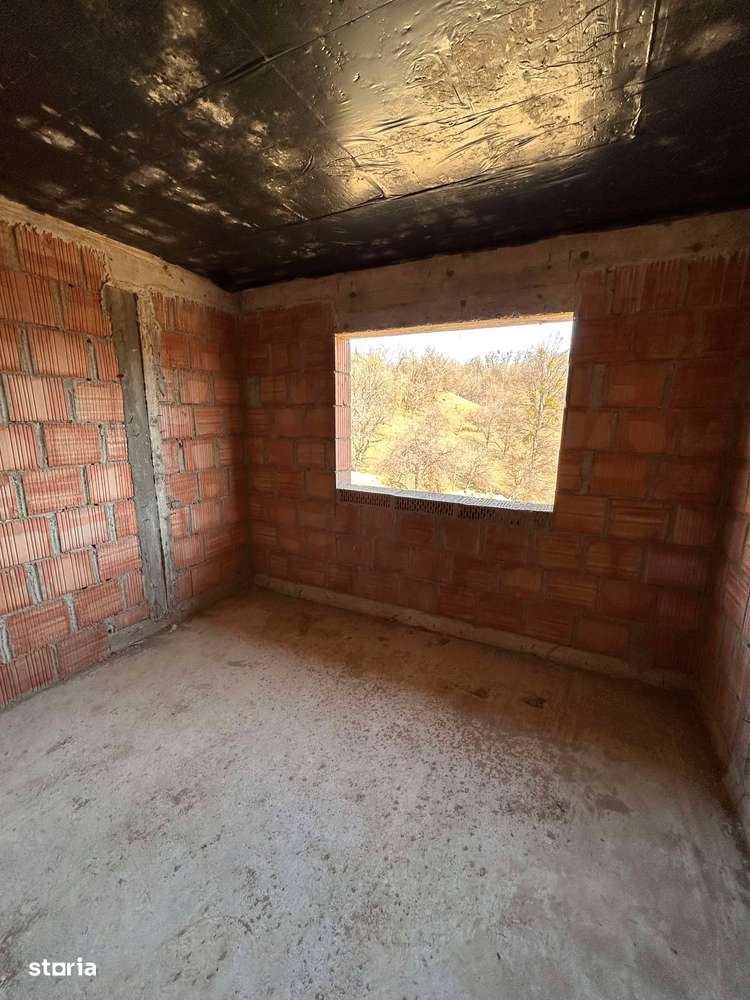 Două case. Două povești care așteaptă să înceapă.-6