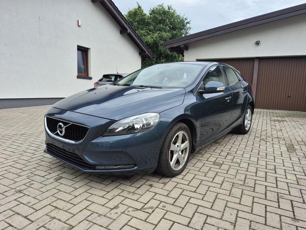 Volvo V40 II (2012-) 2018