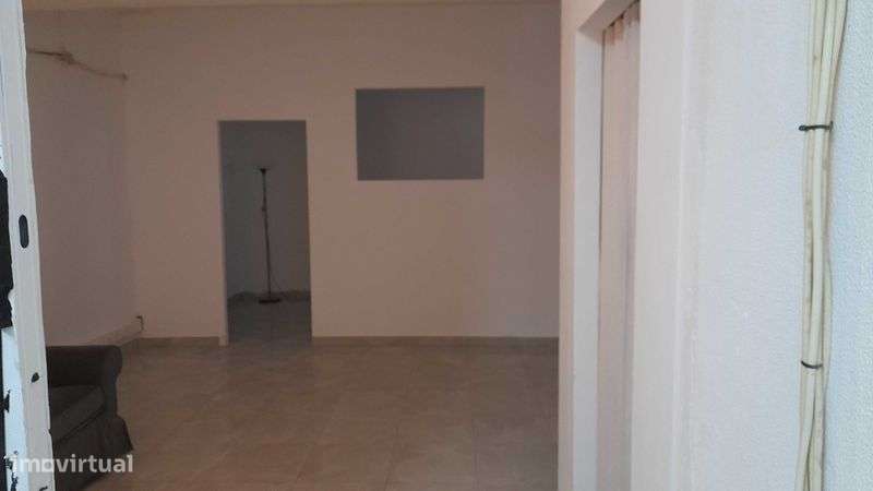 Espaço luminoso e calmo, ideal p/ escritório/clinica/gym em Cp Ourique - Grande imagem: 4/9