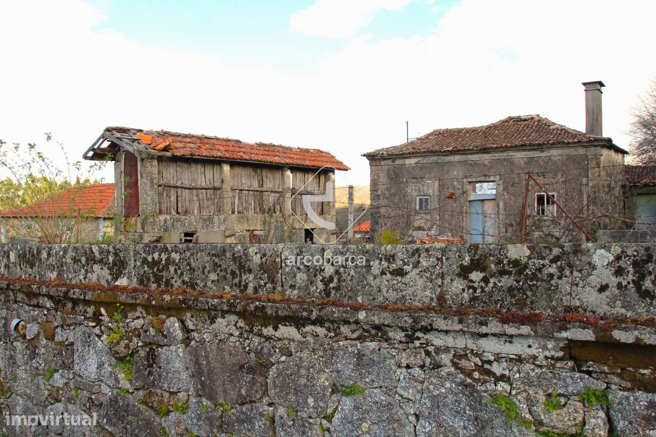 Propriedade murada com conjunto de casas em pedra para recuperar+ anex - Grande imagem: 4/31