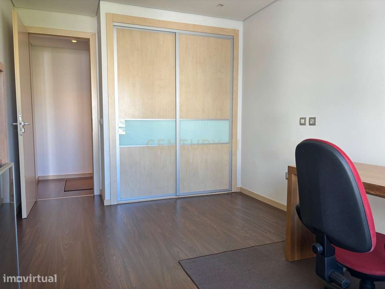 Apartamento T2  no Entroncamento com Garagem Fechada-13