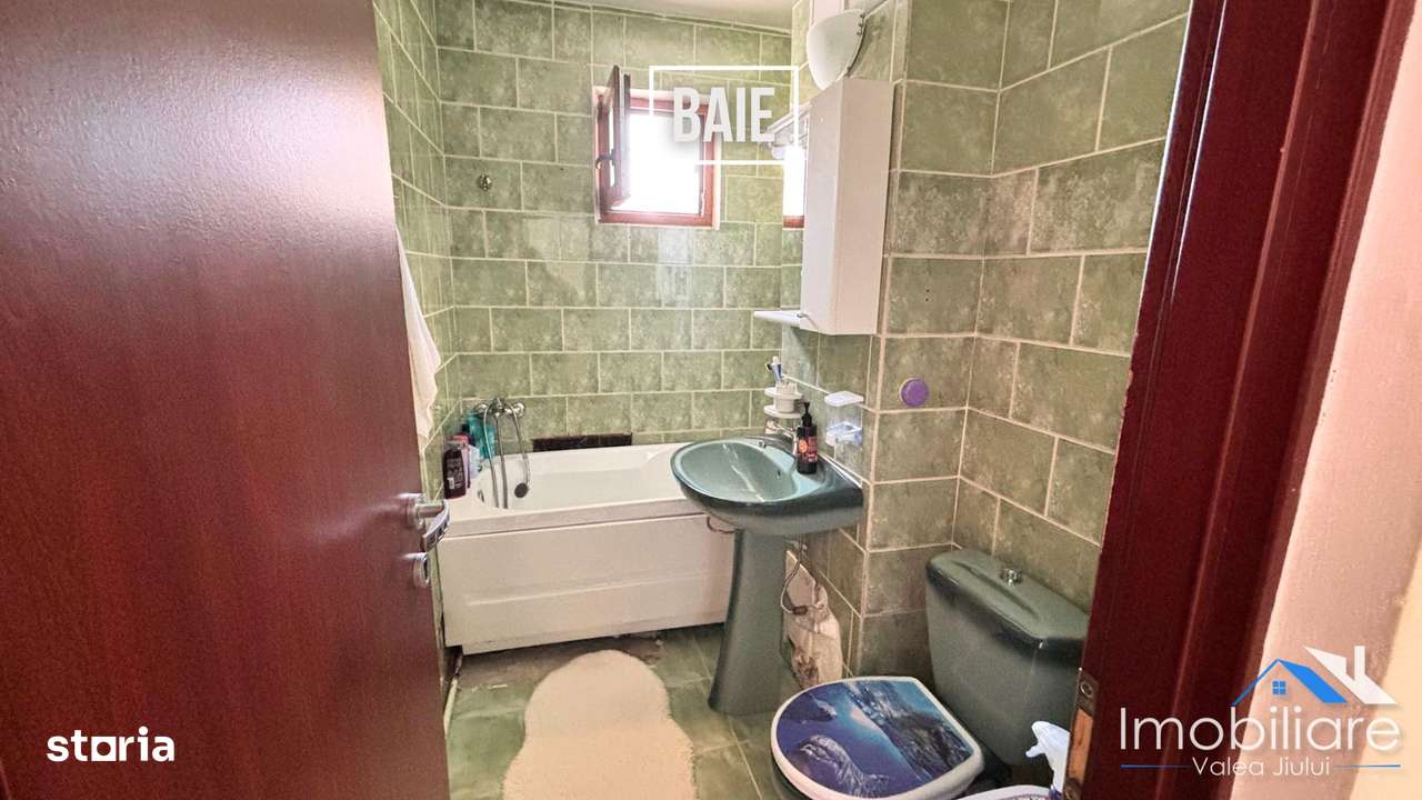 Apartament 3 camere decomandate de vanzare – Petrila, Str. 8 Martie-8