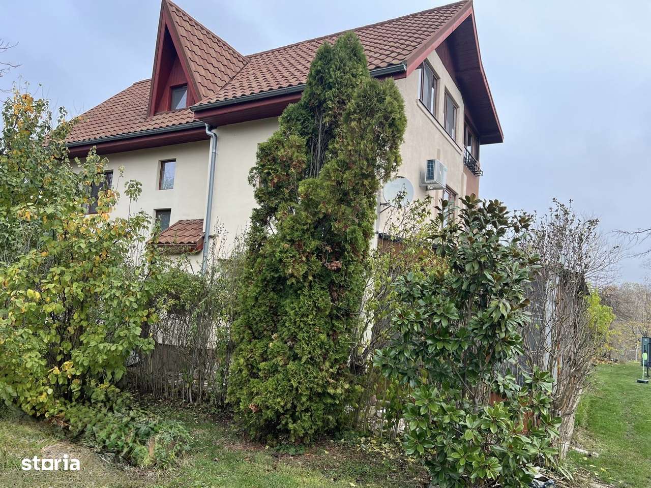 ofer spre vanzare teren pe malul lacului Snagov si vila S+P+E+M - Imagine principală: 4/9