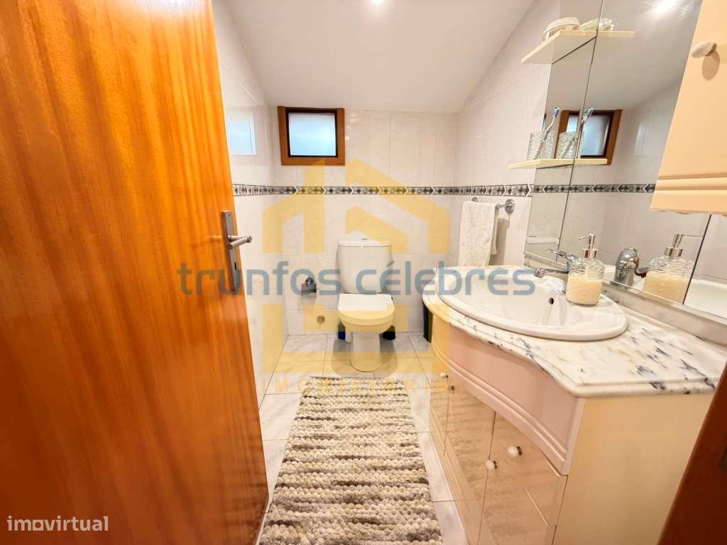 *Moradia T3+1 Renovada | Terraço Privativo | A 600 m da Praia e 400...-21