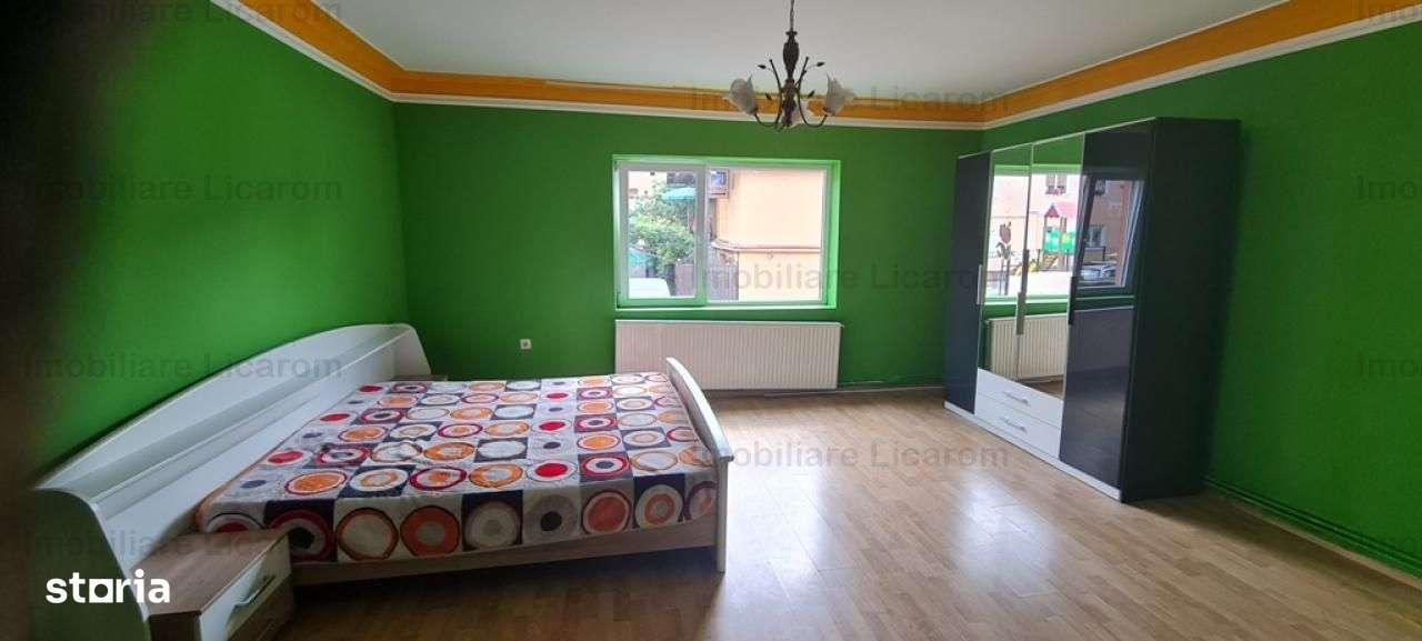 Casa individuala cu 2 apartamente, 6 camere,teren 403 mp,ASTRA.-13