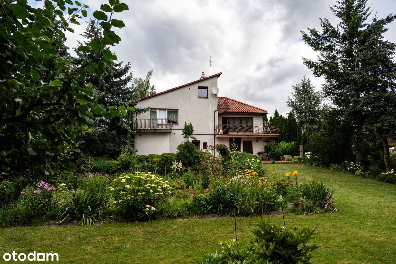 Duży DOM wolnostojący z dużą działką, tarasami i garażem - Pełny obrazek: 4/20