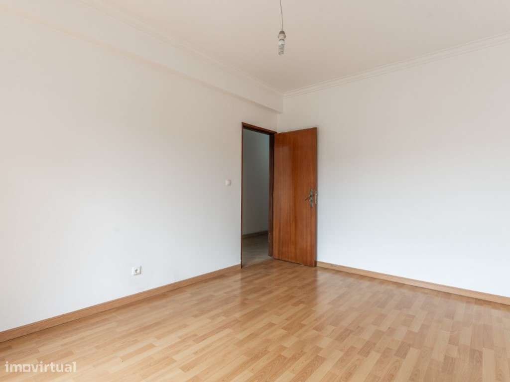 T3 remodelado e com grande arrecadação - Quinta da Fidalga, Agualva-16