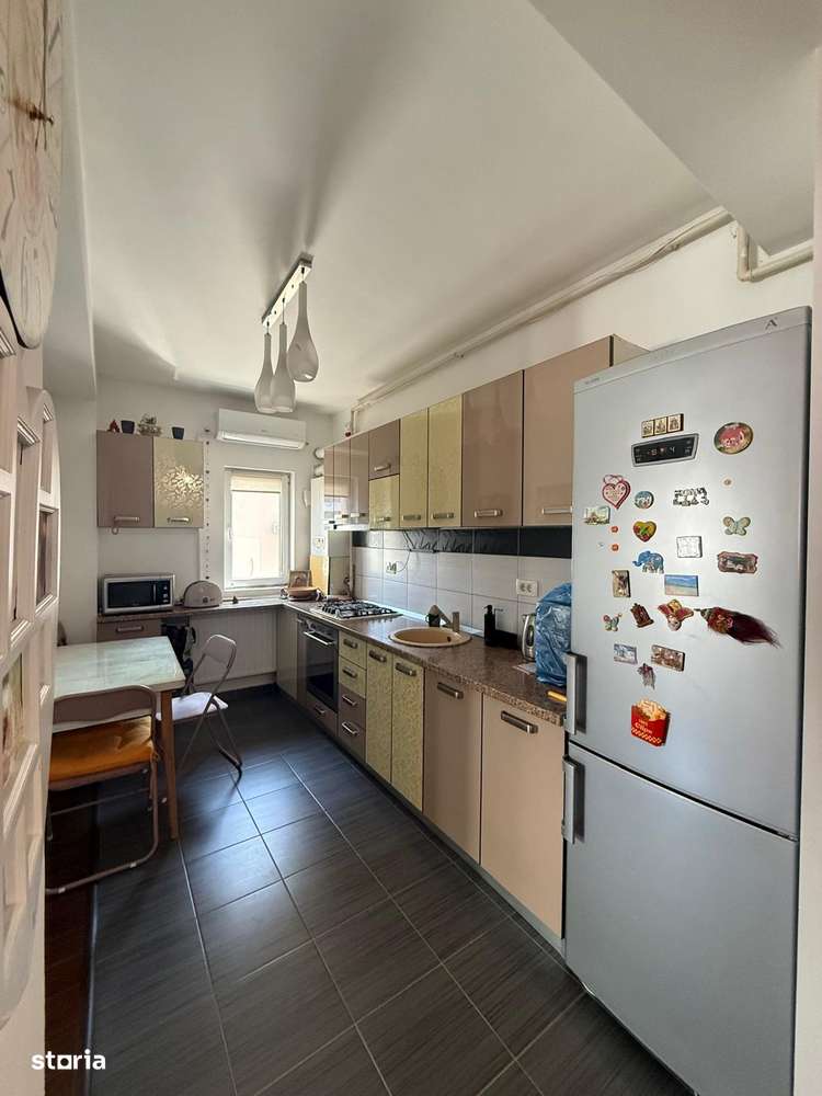 Apartament de vânzare –Spatios 62mp-Pret 83500 €-13