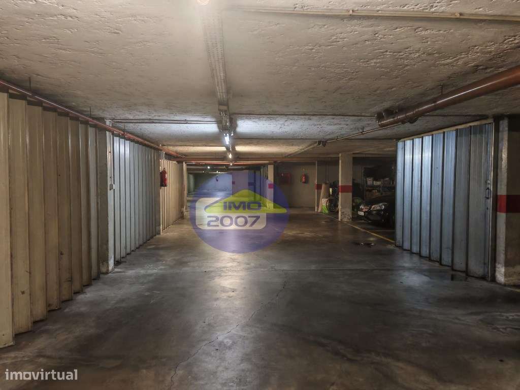 Apartamento T2 com terraço em Canelas-28