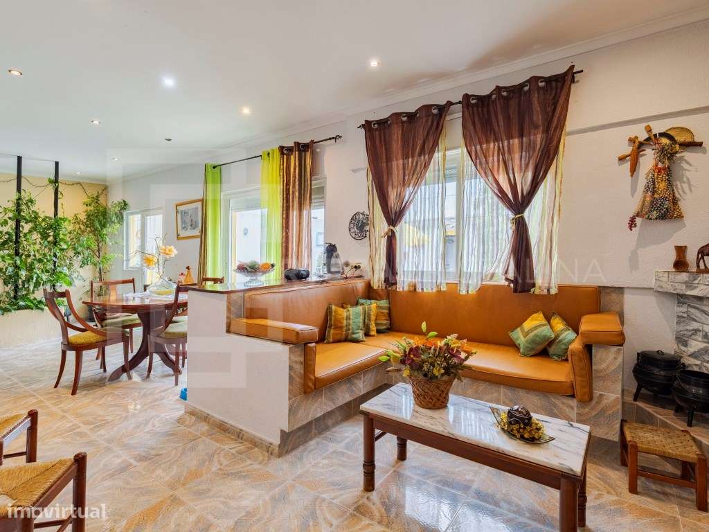 Moradia T3 com lareira, Garagem sótão e logradouro no Barreiro - Grande imagem: 5/25