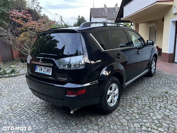 Mitsubishi Outlander 2.0 2WD - 4