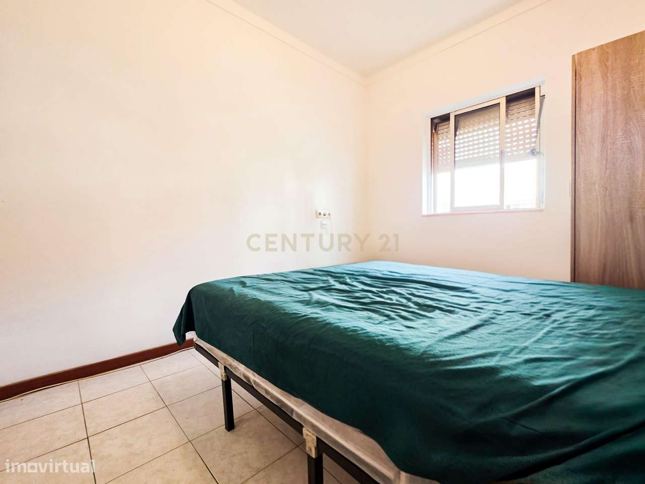 Apartamento T1 com Varanda em Localização Central-18