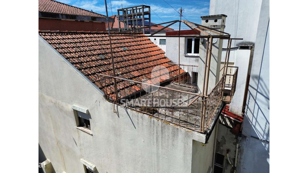 Prédio T3 + Loja no centro Arganil-33