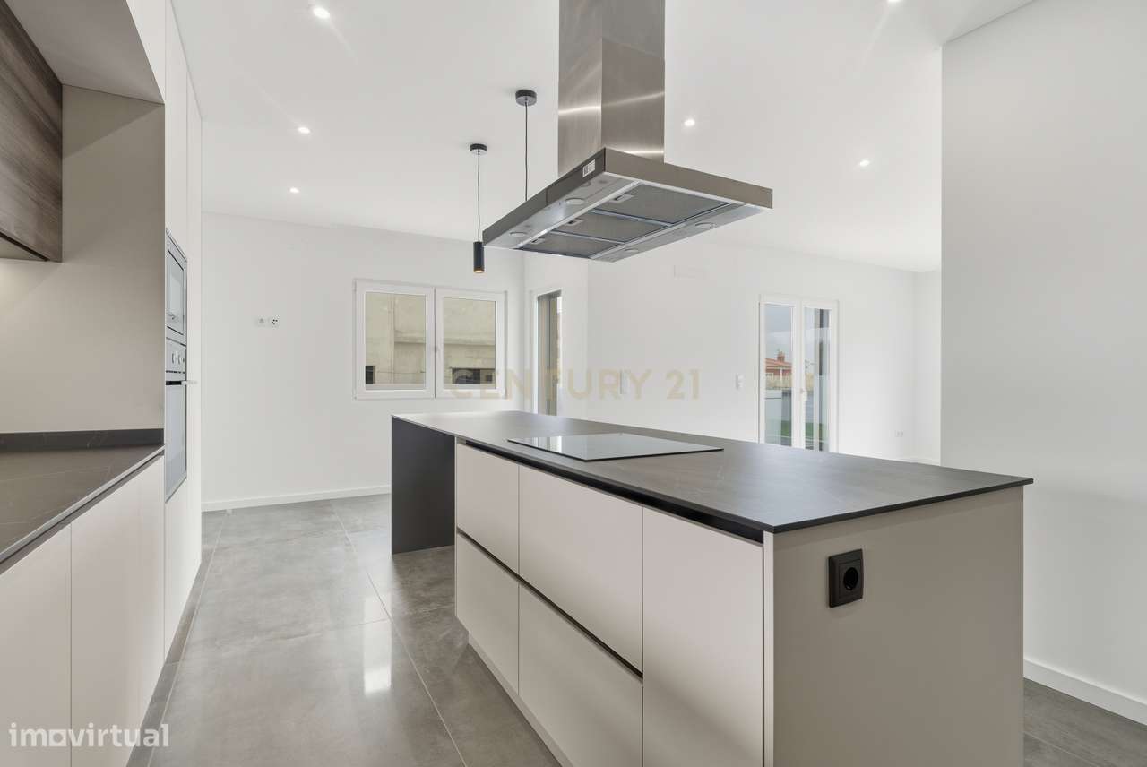 Luxuosa Moradia T4 com Vista Mar em Silveira, Torres Vedras-7