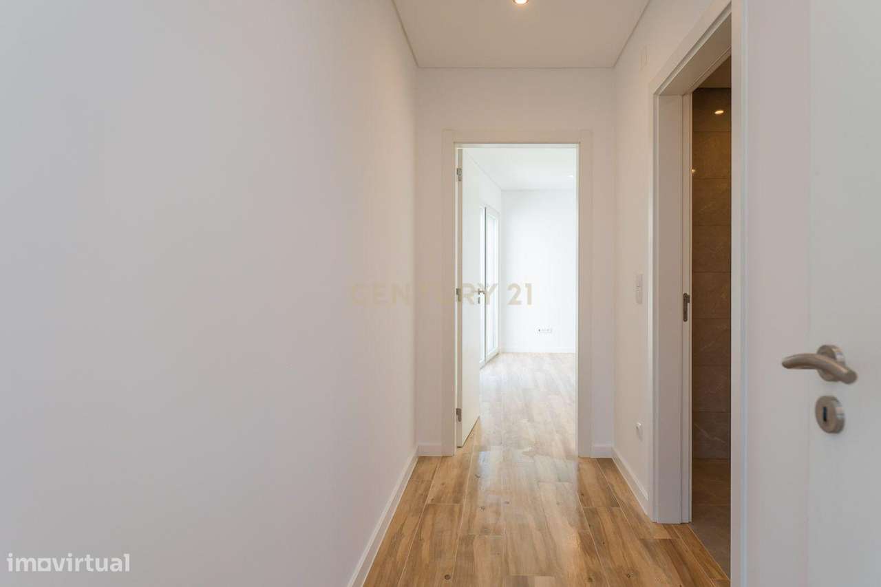 Sintra - Bolembre , moradia T4 nova, construção moderna e linhas conte-17