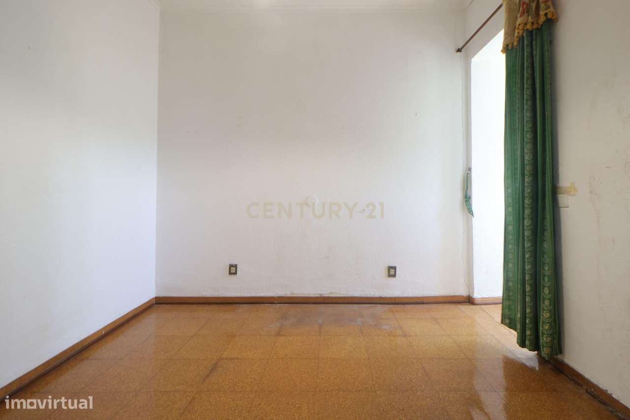 Moradia de Charme de 1926 com Jardim Centenário – Uma Oportunidade Úni-36