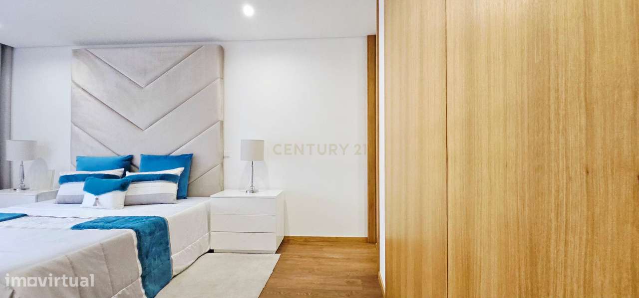 Apartamento T3 de Luxo em Condomínio Fechado com Piscina-22