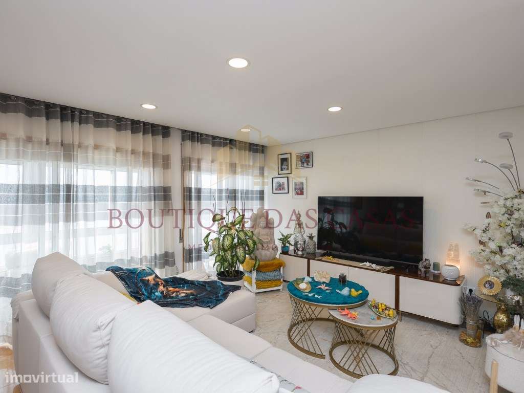 T3 Último Piso com Elevador | Remodelado | 3 Frentes | Muita Luz | ...-9