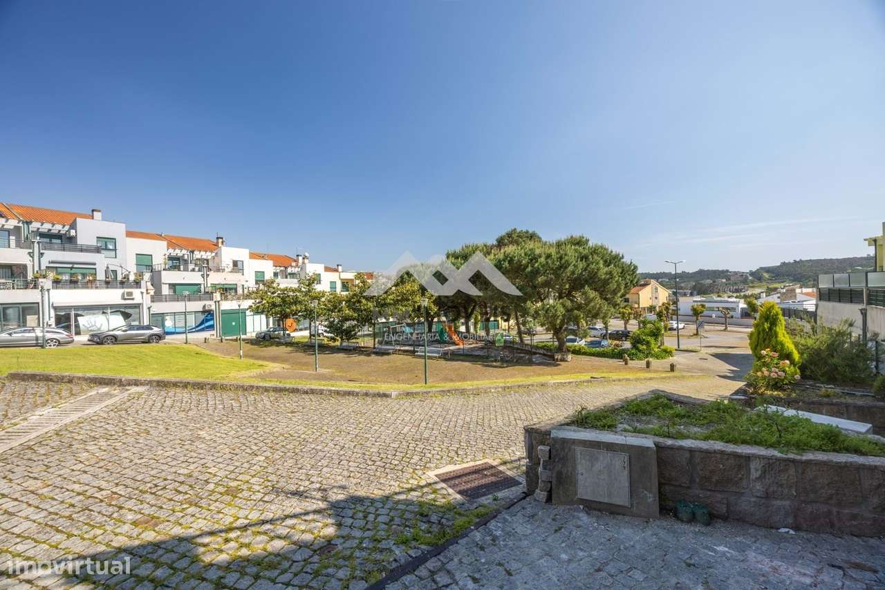 2 Lojas | Valongo | Fase Final de Legalização P/Habitação | Remodelada-16