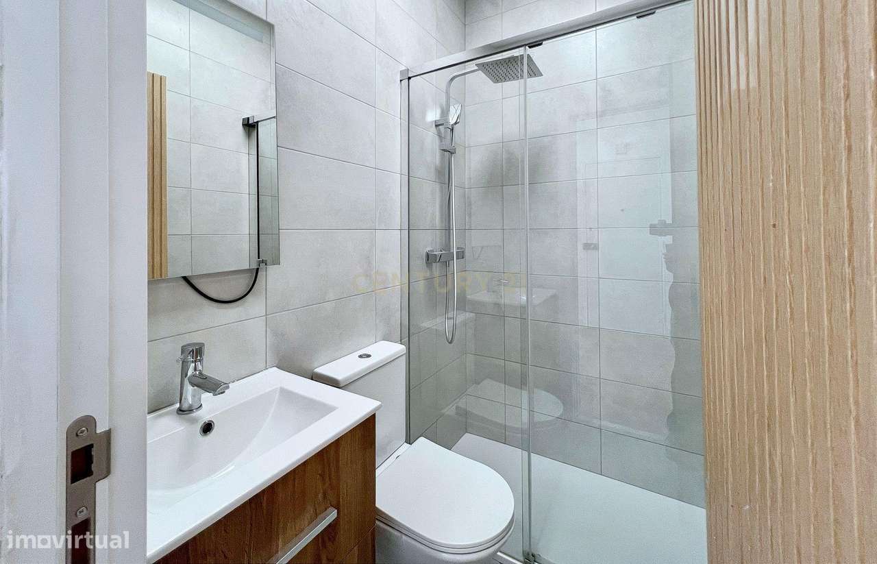 T2 em São Domingos de Benfica luminoso e arejado com ampla arrecadação-6