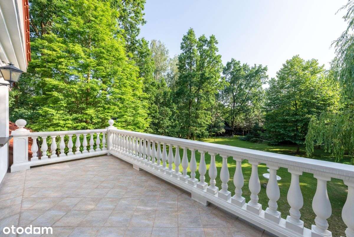 Rezydencja z pięknym ogrodem !!!-3