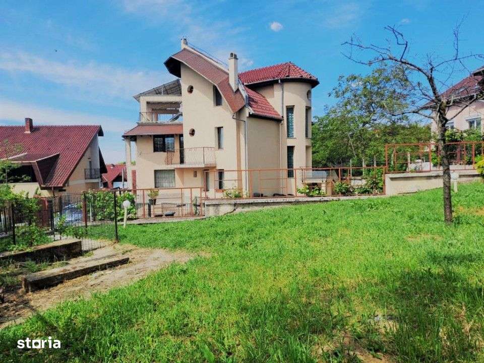 Vila cu Priveliste Panoramica si Versatilitate Unica – Str. Branului-0