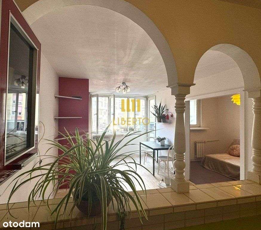 Ciche i jasne 2 pokoje z loggią na Muranowie-0