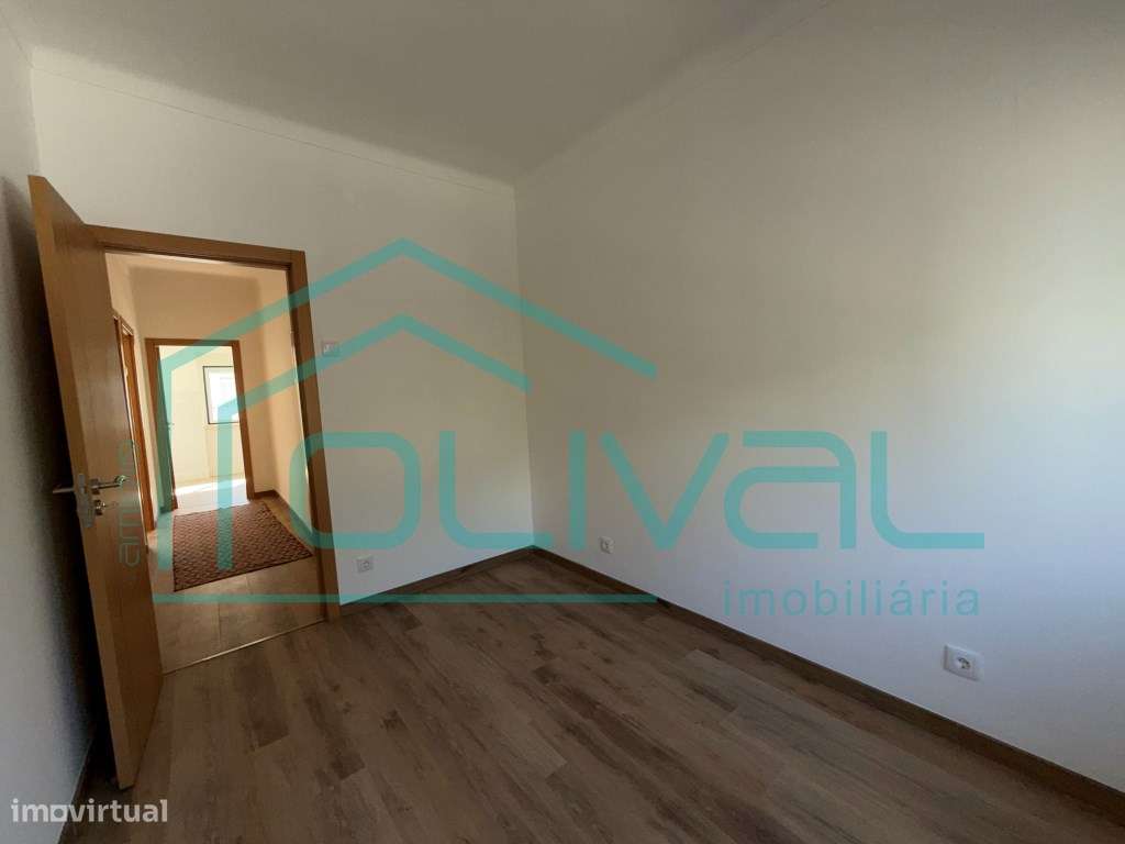 Apartamento T2 Renovado Centro de Alverca do Ribatejo-14