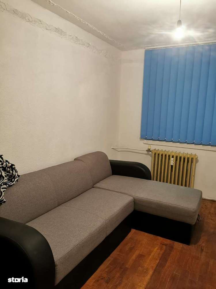 Semidecomandat, parter, Brazda-Liceul Pedagogic - Imagine principală: 1/7