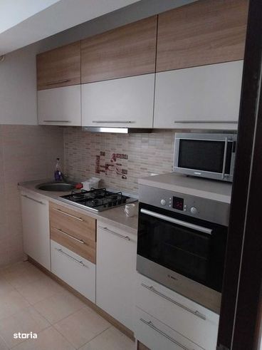 Ofer apartament spre inchiriere