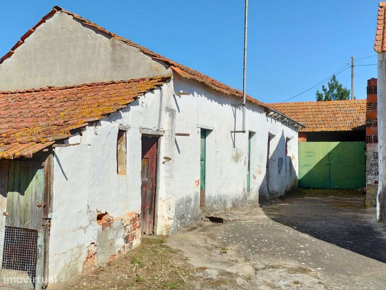 Moradia T1 com 345 m2 de terreno - Grande imagem: 2/20