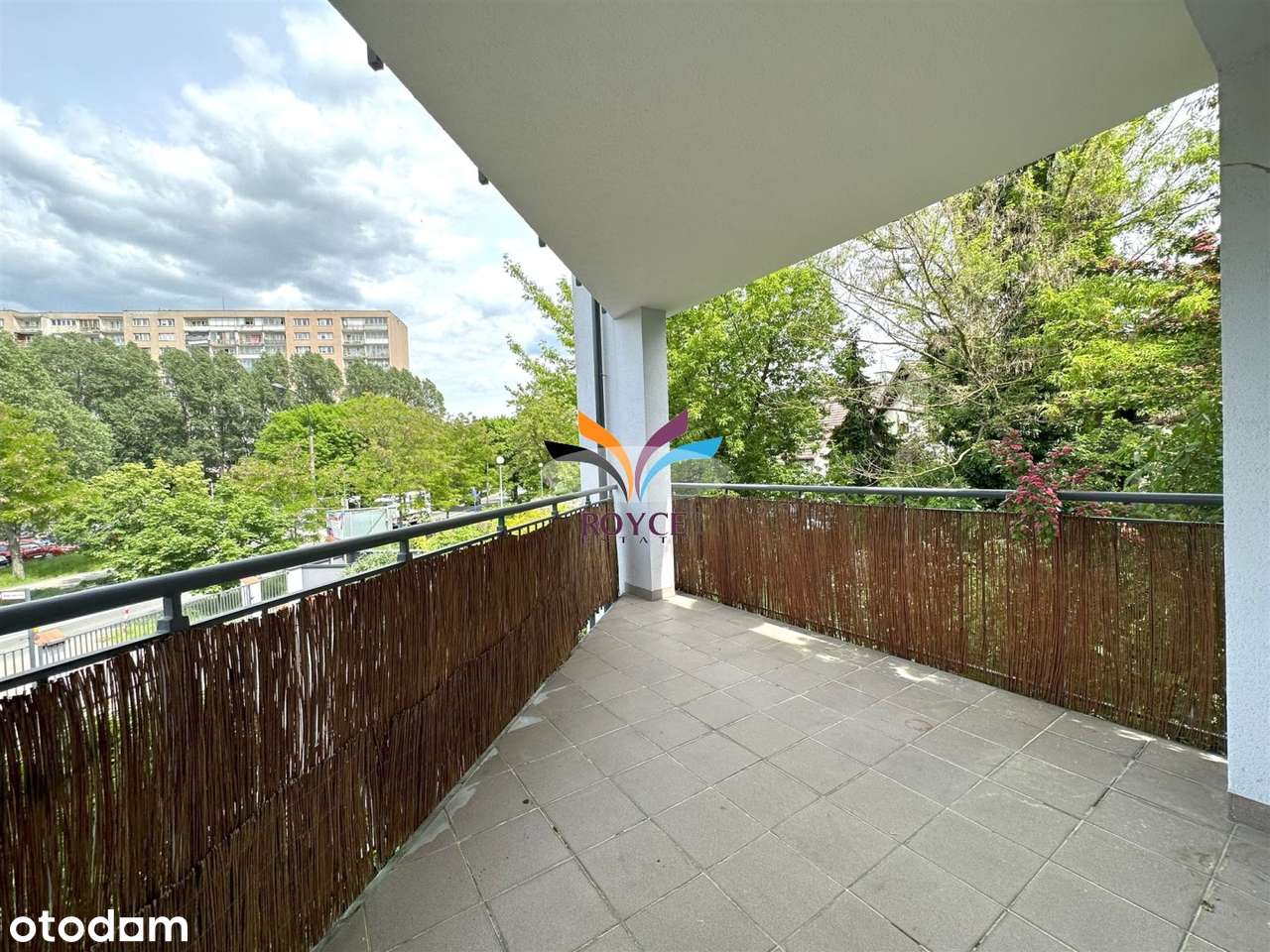 Mokotów ul. Śródziemnomorska 120 m2 garaż komórka-1