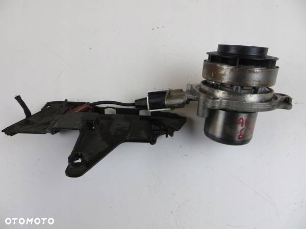 POMPA WODY AUDI A3 8V 04L121011 - 2