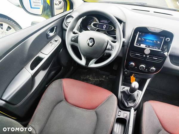 Renault Clio 1.2 16V 75 Life - 39