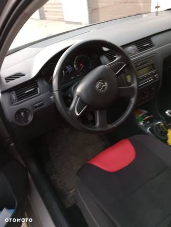 Skoda RAPID 1.2 TSI Ambition - 5