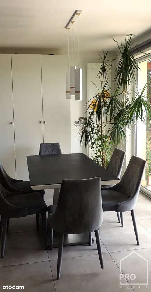 Dwupoziomowe mieszkanie w pobliżu radiostacji-4