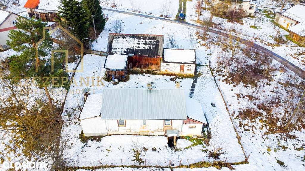 Urokliwy domek z dużą działką w sercu Świebodnej-6