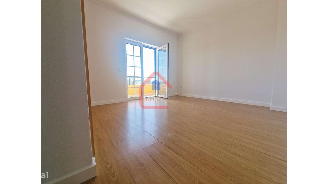 Apartamento T4 em  GAMBIA-PONTES-ALTO DA GUERRA-32