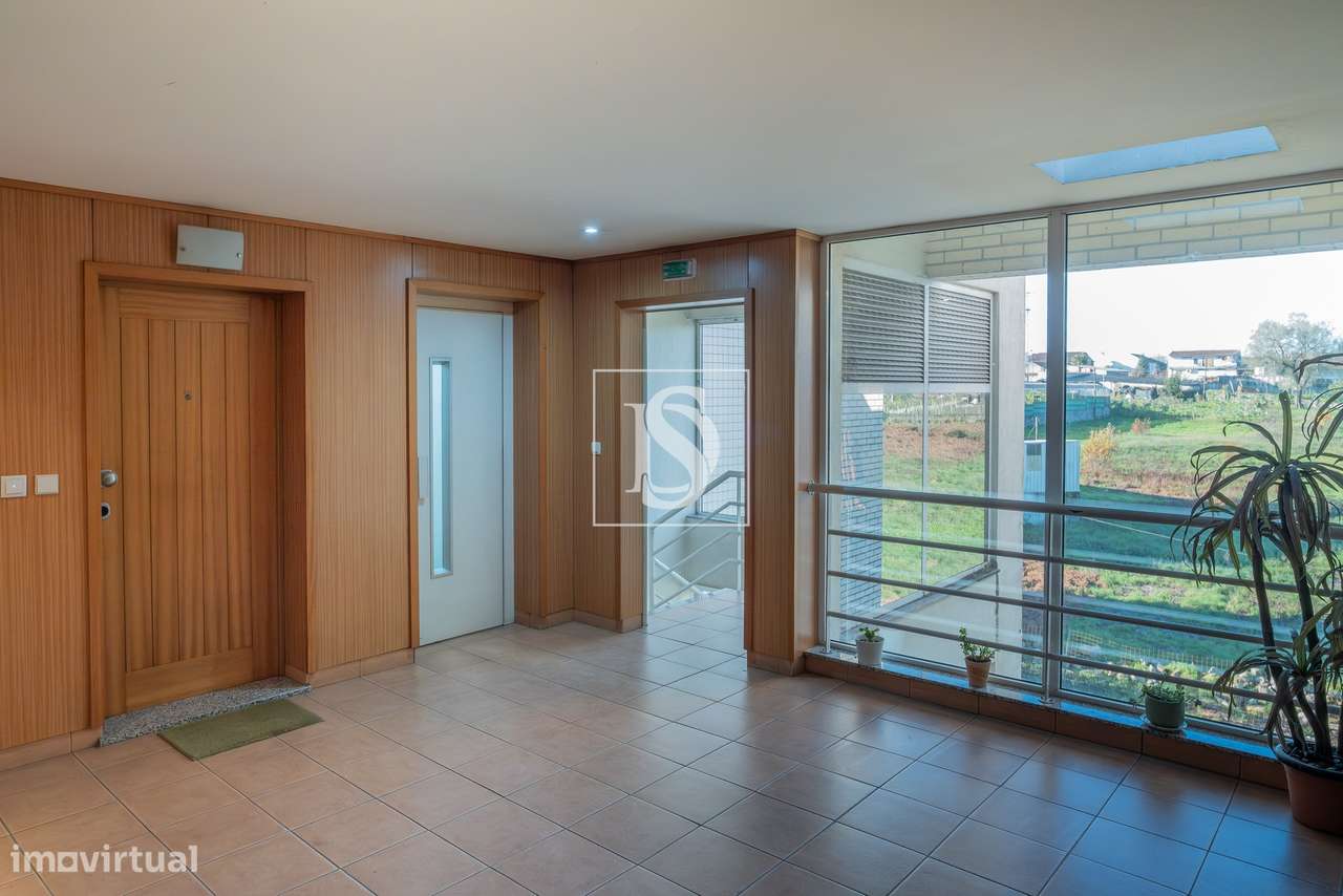 T3 com Suíte | Condomínio Fechado com Piscina | Barcelinhos-26