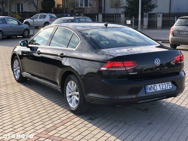 Volkswagen Passat Variant 1.6 TDI SCR DSG - 6