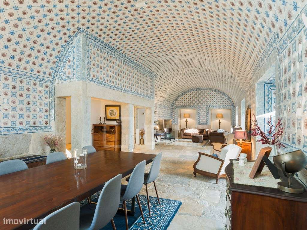 Apartamento T3+1 no Restelo, com Jardim Privado, em Palácio Histórico - Grande imagem: 4/41