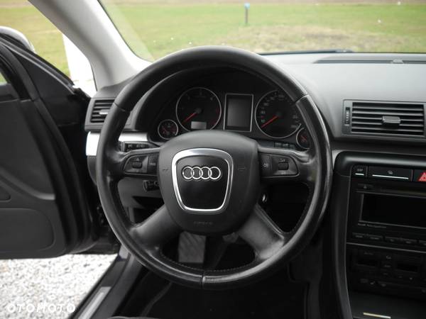 Audi A4 Avant 2.0 TDI - 9