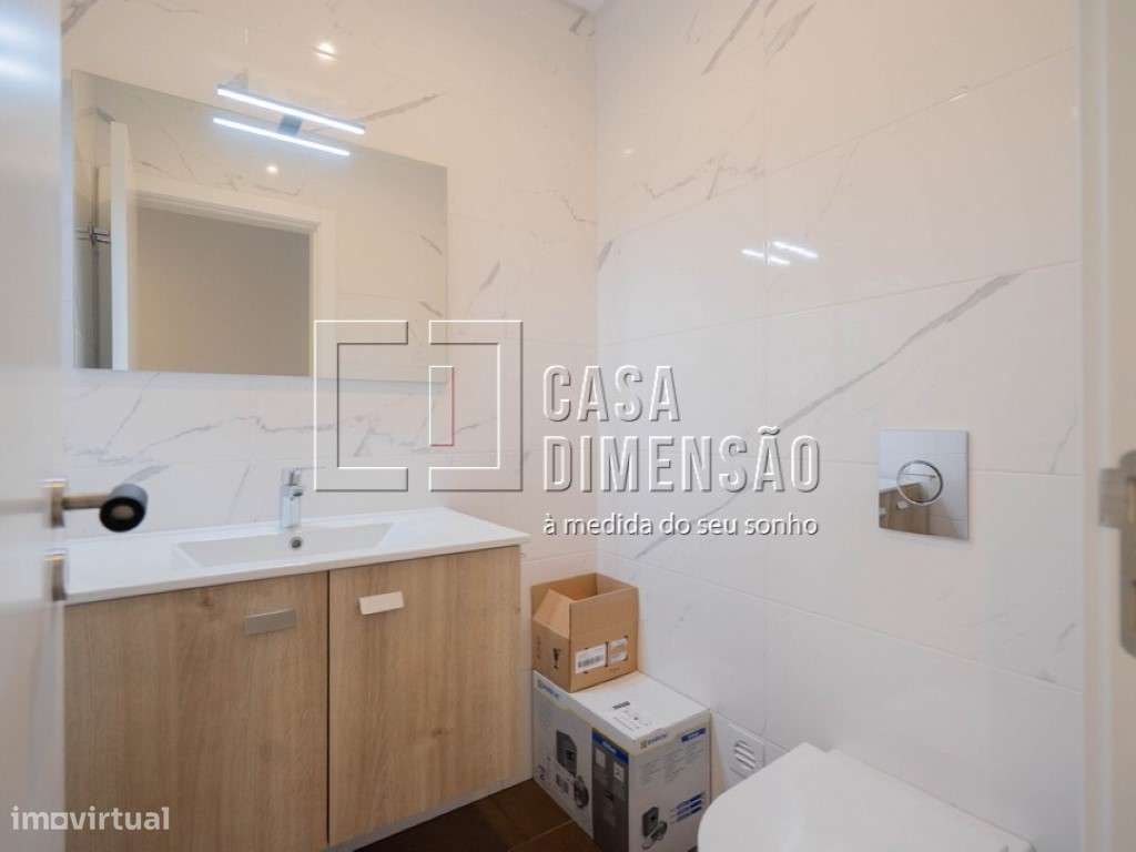 Moradia de Arquitectura Moderna de tipologia T3+1 em Oeiras com Pis...-22