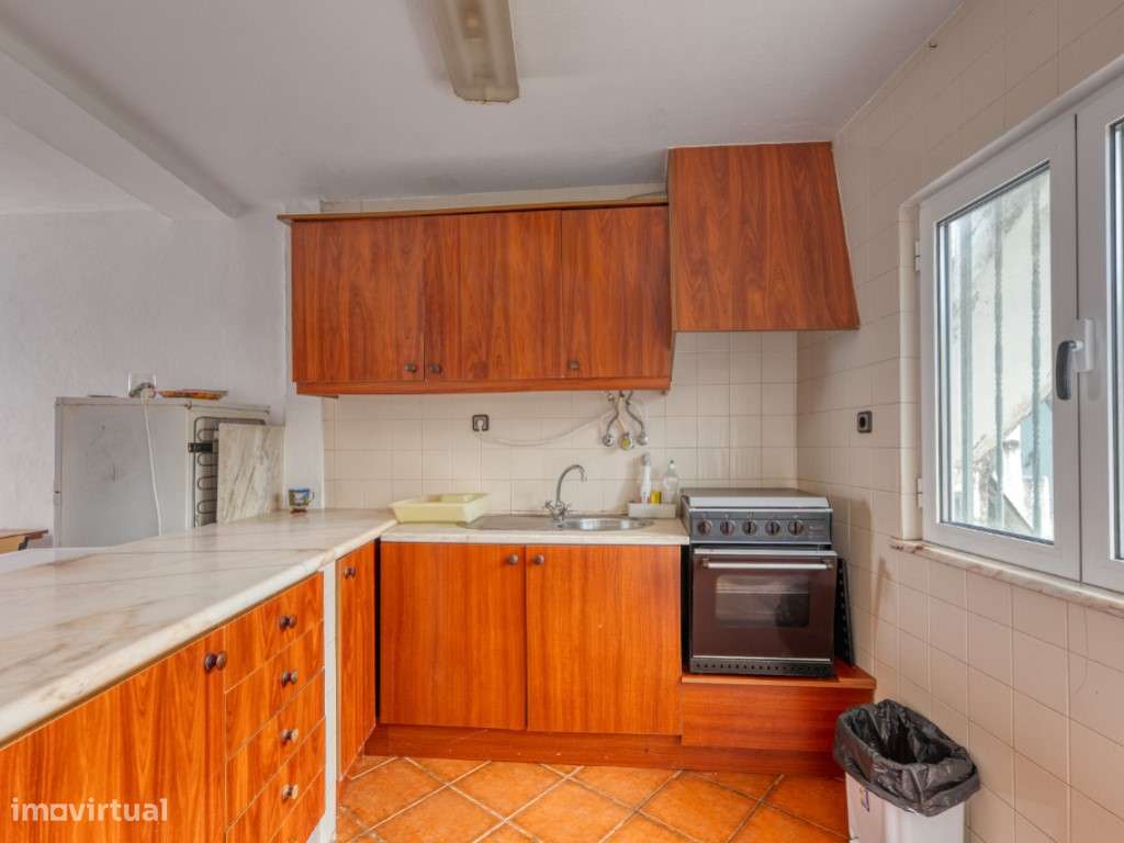 Moradia T4 com Quintal e Terraço, a Apenas 4 Minutos do Centro da V...-6